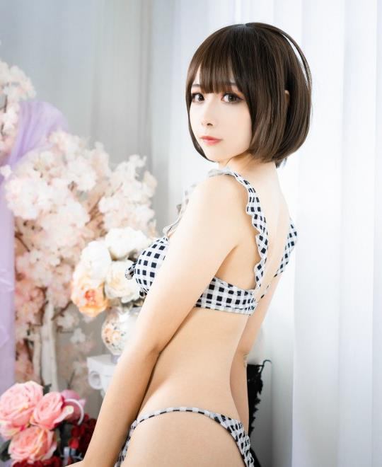 Ů��ȥ�����з�װ������